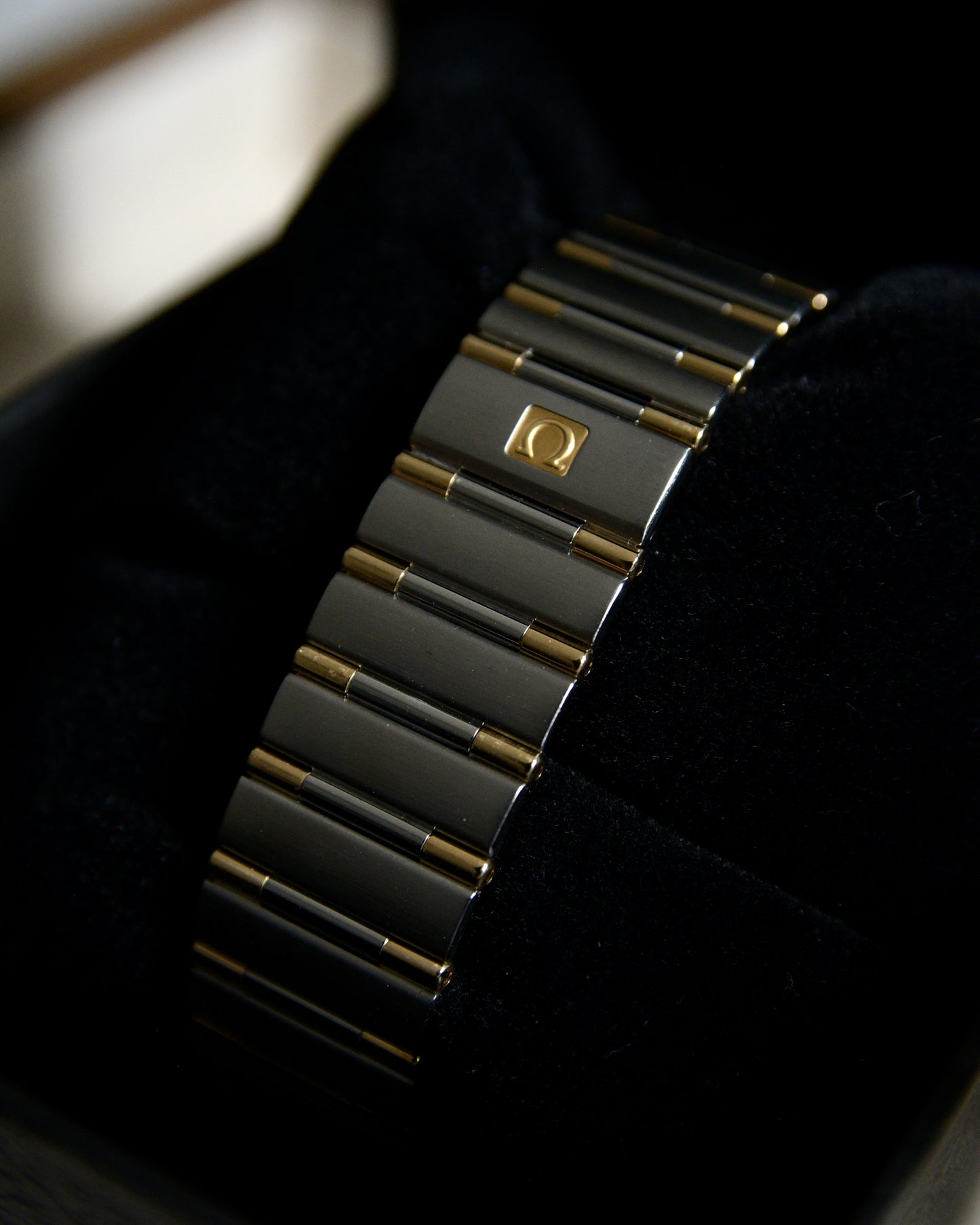 2000s Omega Constellation 33.5mm Half Bar Unisex