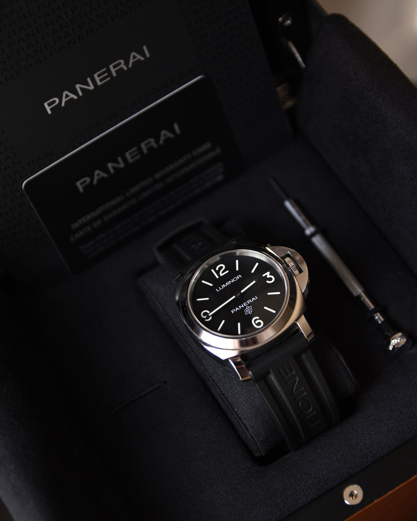2020 Panerai Luminor Base Logo 44mm