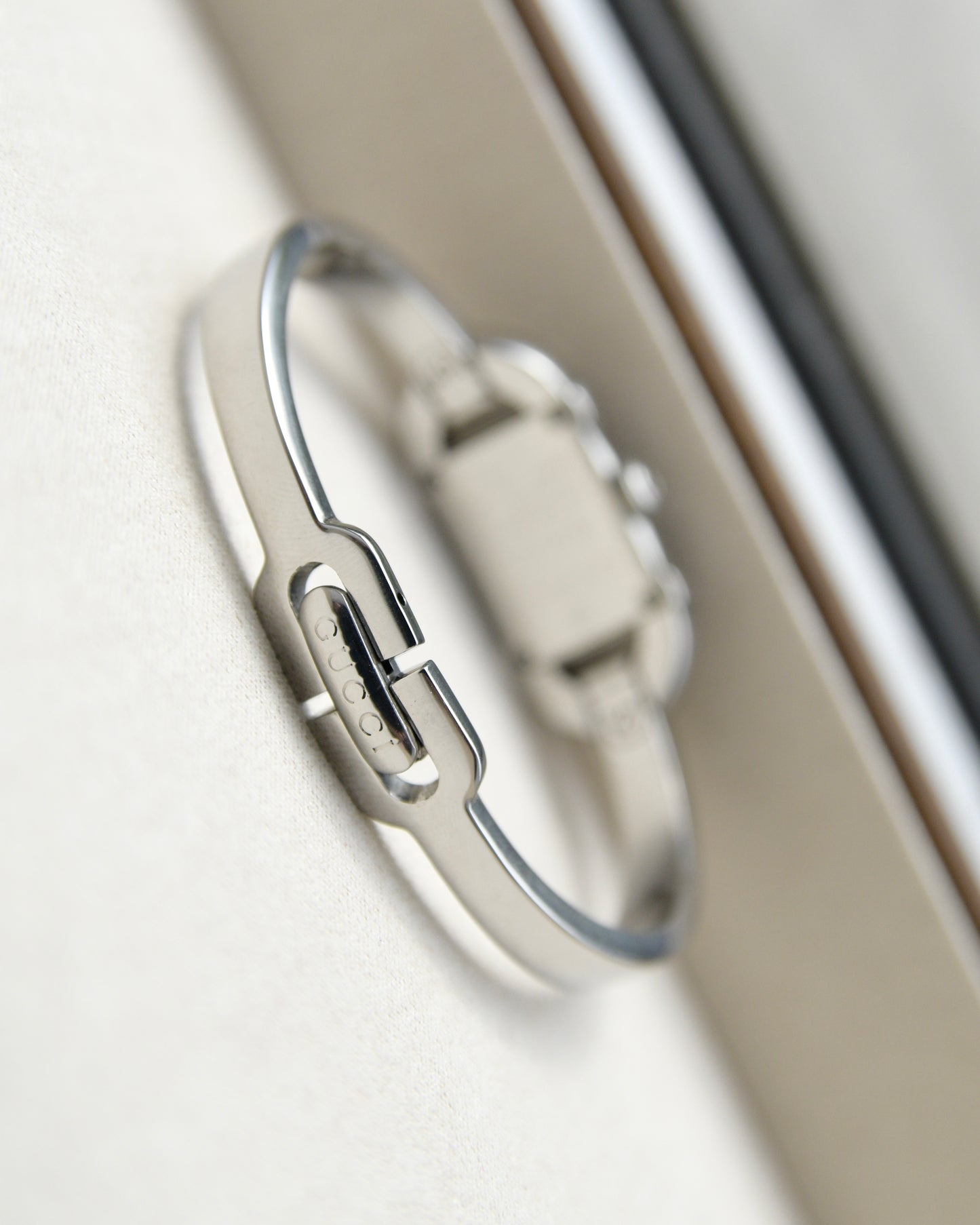 2000s Gucci Bangle Watch Pink Shell Dial